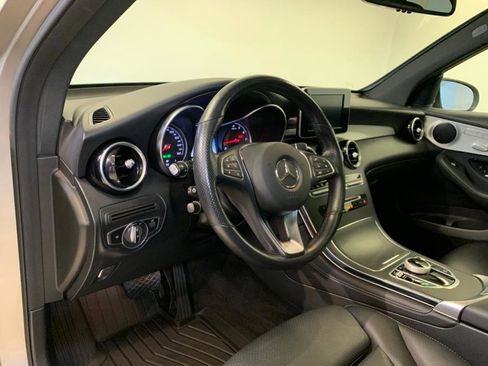 Used 2019 Mercedes-Benz GLC 300 4MATIC image 17