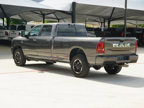 Used 2025 RAM 2500 Laramie AWD/4WD image 3