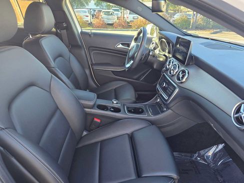 Used 2020 Mercedes-Benz GLA 250 4MATIC image 11