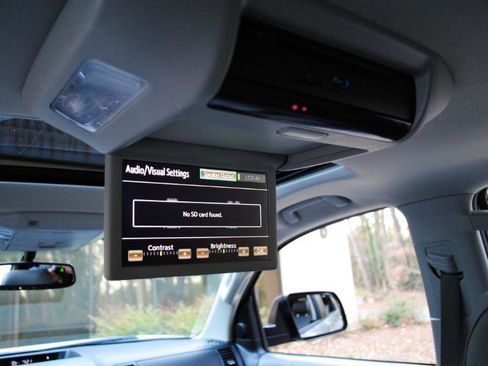 Used 2017 Toyota Sequoia Platinum image 22