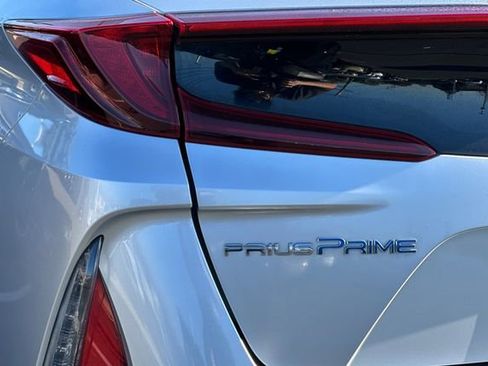 Certified 2018 Toyota Prius Prime Premium image 39