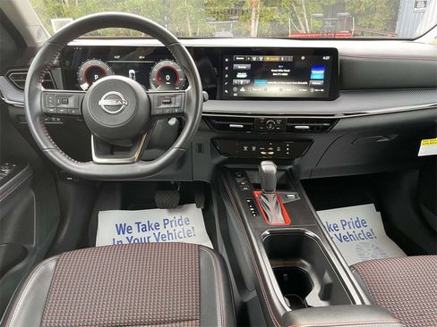 Certified 2025 Nissan Kicks SR w/ Illumination Package image 15