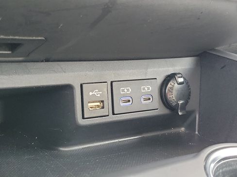 Used 2022 Toyota Highlander XLE image 33