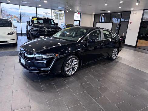 Used 2018 Honda Clarity Touring image 2