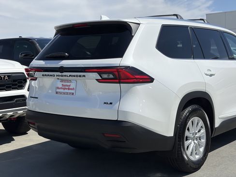 Certified 2026 Toyota Grand Highlander AWD Hybrid image 4