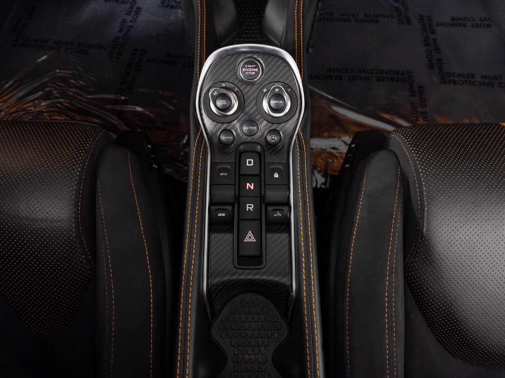Used 2018 McLaren 570S Spider RWD image 24
