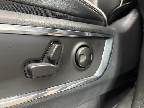 Used 2026 RAM 1500 Laramie AWD/4WD image 12