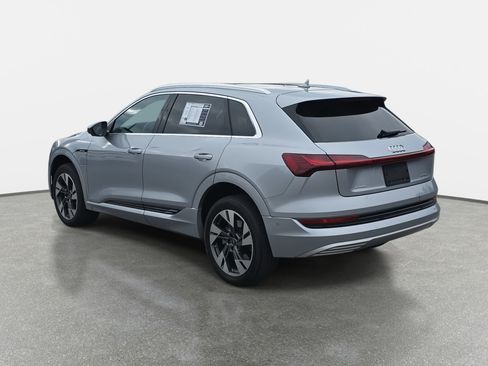Used 2023 Audi e-tron Premium Plus w/ Premium Plus Package image 7