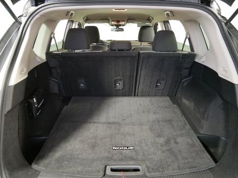 Used 2023 Nissan Rogue SV image 12