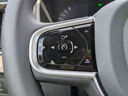 New 2026 Volvo XC90 B5 Core image 36