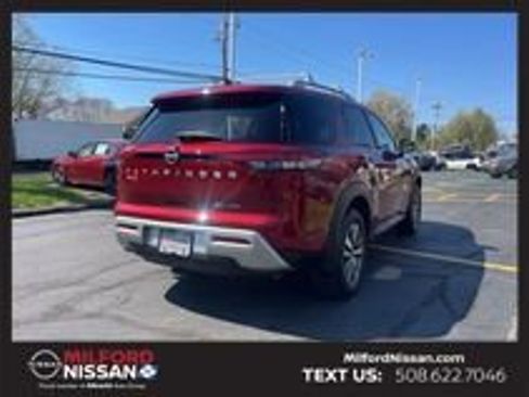 Certified 2023 Nissan Pathfinder SL w/ SL Premium Package AWD/4WD image 5
