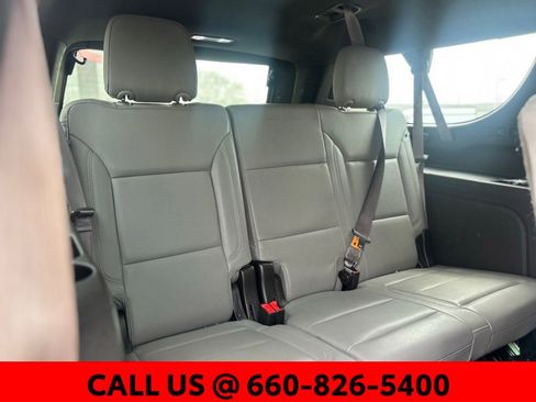 Used 2023 Chevrolet Suburban LT image 6