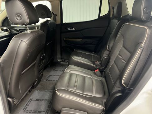 Certified 2019 GMC Acadia Denali w/ Technology Package AWD/4WD image 14
