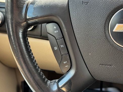 Used 2007 Chevrolet Suburban 2500 LT AWD/4WD image 25