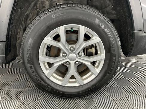 Used 2023 Jeep Grand Cherokee L Limited AWD/4WD image 26
