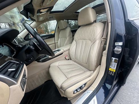Used 2016 BMW 750i xDrive 750i xDrive AWD 4dr Sedan image 6
