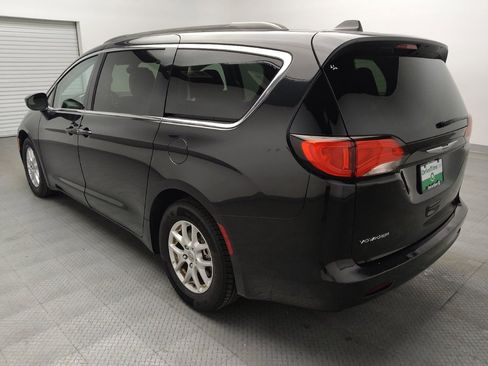 Used 2021 Chrysler Voyager Lxi FWD image 5