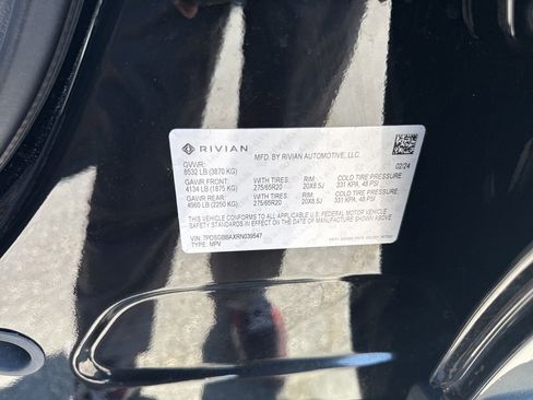 Used 2024 Rivian R1S Adventure AWD/4WD image 35