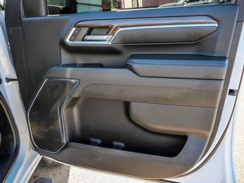 Used 2024 Chevrolet Silverado 2500 LT image 17