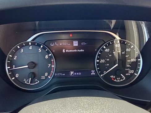 Used 2022 Nissan Titan SV w/ SV Convenience Package image 22