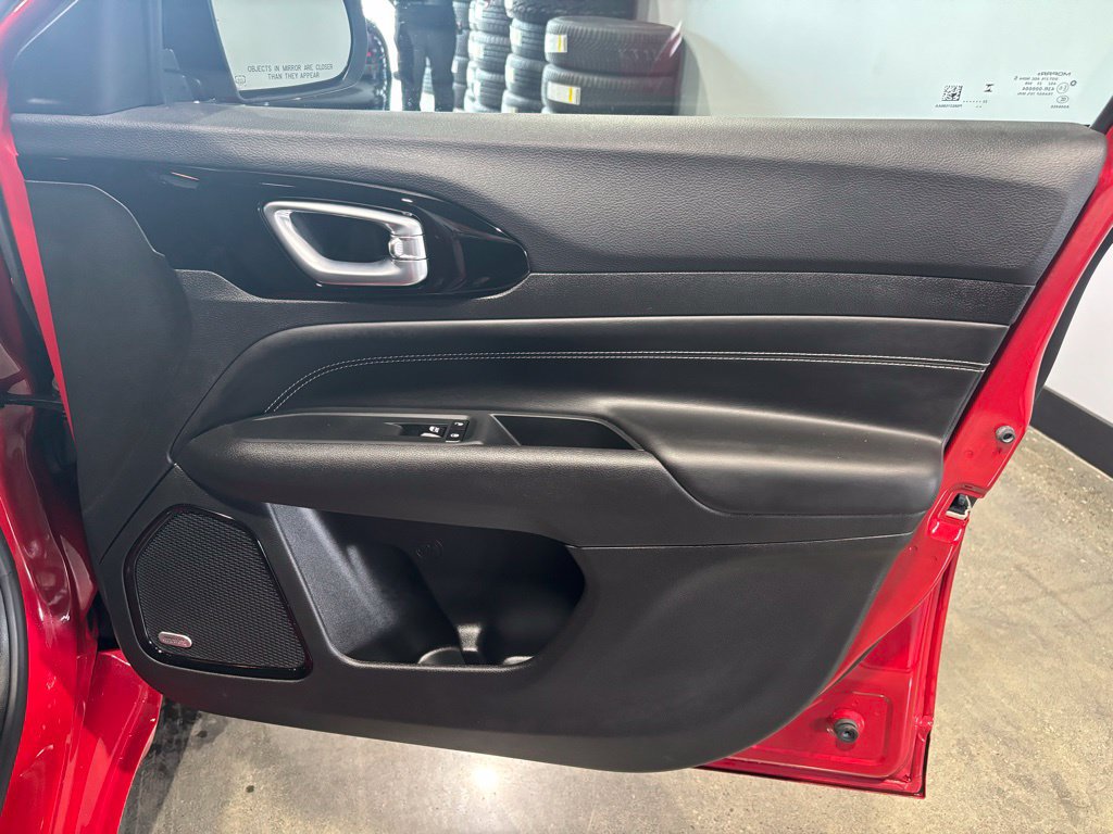 Used 2023 Jeep Compass High Altitude AWD/4WD image 18