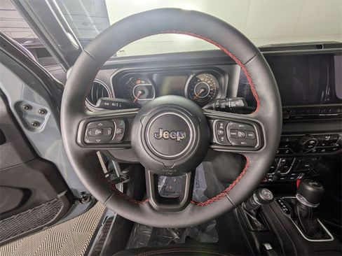 Certified 2024 Jeep Wrangler Unlimited Rubicon image 17