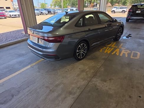 Used 2025 Volkswagen Jetta Sport FWD image 7