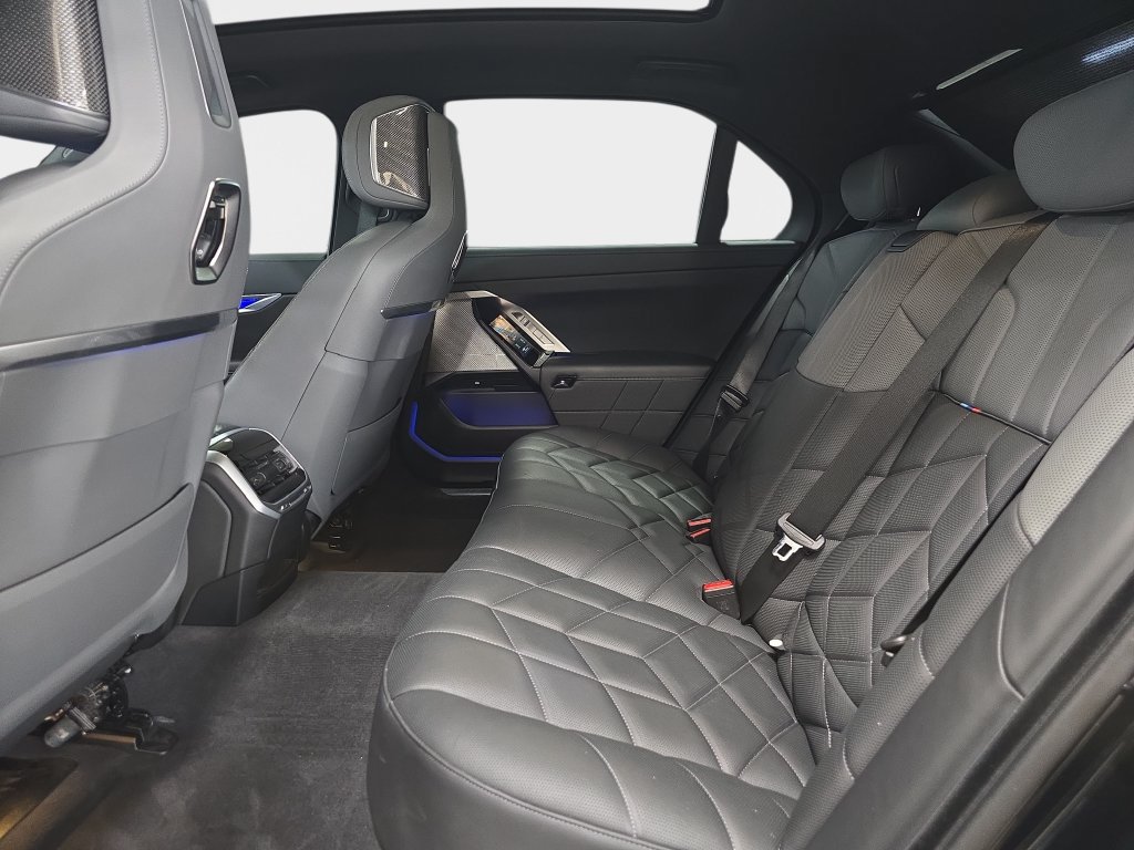 Certified 2024 BMW 740i w/ Premium Package 2 RWD image 14