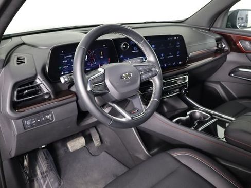 Used 2025 Chevrolet Traverse Z71 w/ Driver Confidence Package AWD/4WD image 27
