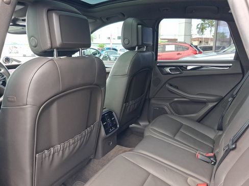 Used 2017 Porsche Macan AWD/4WD image 23