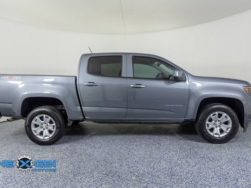 Used 2022 Chevrolet Colorado LT AWD/4WD image 8
