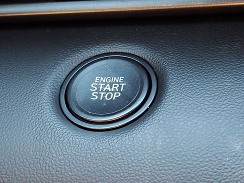 Used 2025 Hyundai Elantra Sport FWD image 23