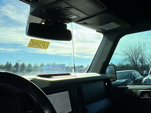 Used 2021 Ford Bronco Big Bend w/ Sasquatch Package image 24