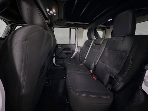 Used 2021 Jeep Wrangler Unlimited Sahara AWD/4WD image 14