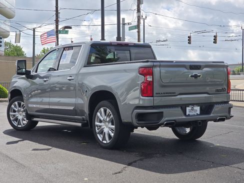 Used 2024 Chevrolet Silverado 1500 High Country w/ High Country Premium Package AWD/4WD image 30
