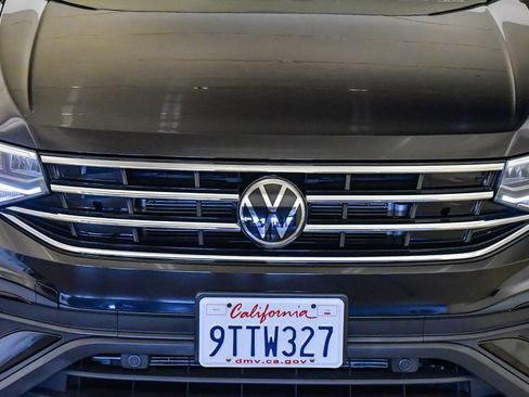 Used 2024 Volkswagen Tiguan SE image 8
