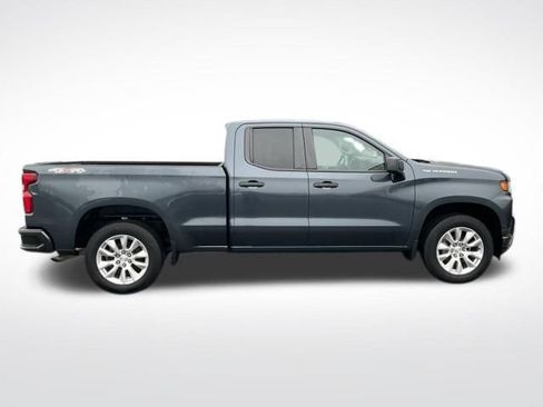 Used 2021 Chevrolet Silverado 1500 Custom AWD/4WD image 16