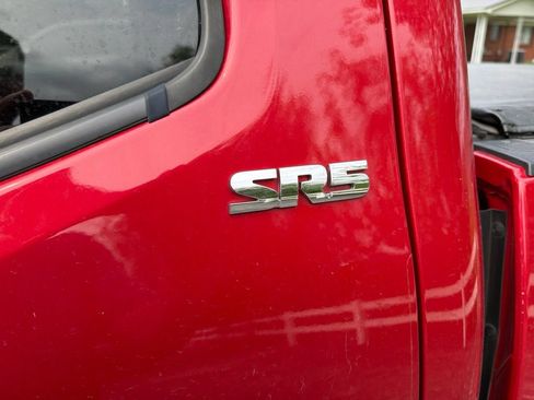 Used 2017 Toyota Tacoma SR5 w/ Tow Package RWD image 11