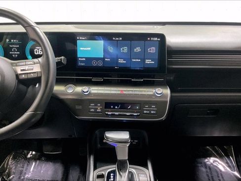 Used 2025 Hyundai Kona SEL image 6