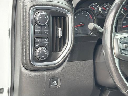 Used 2019 Chevrolet Silverado 1500 RST image 10