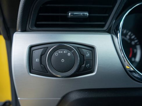 Used 2017 Ford Mustang GT Premium image 15