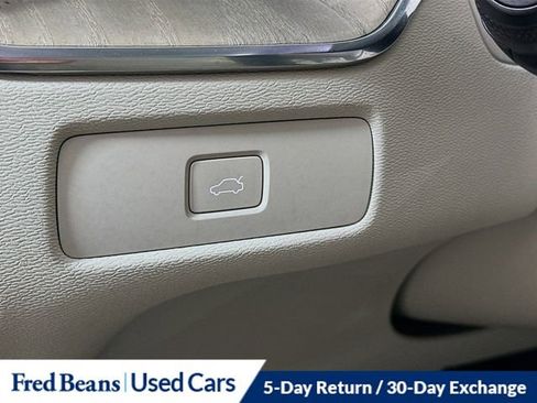Used 2023 Volvo XC60 B5 Ultimate w/ Climate Package image 11
