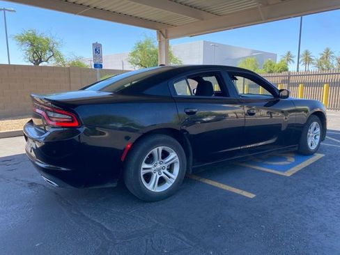 Used 2022 Dodge Charger SXT RWD image 3