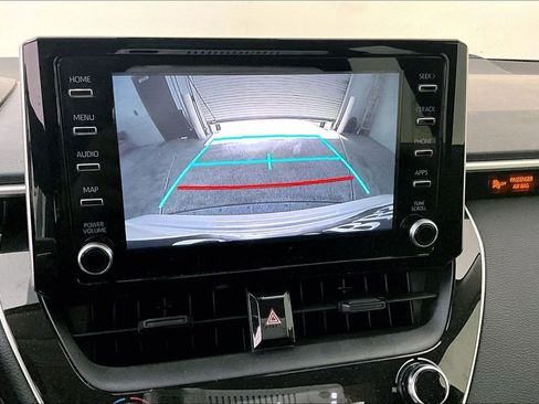 Used 2020 Toyota Corolla LE w/ LE Premium Package image 31