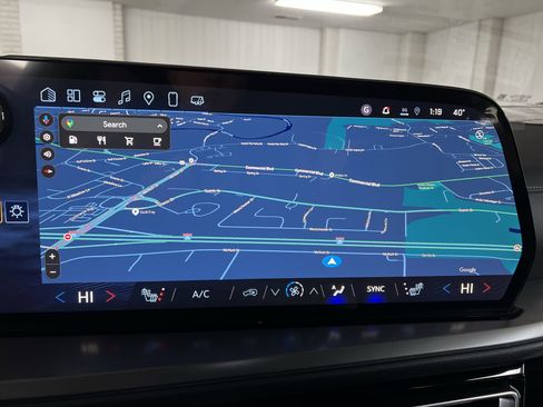 New 2025 Chevrolet Traverse LT image 14