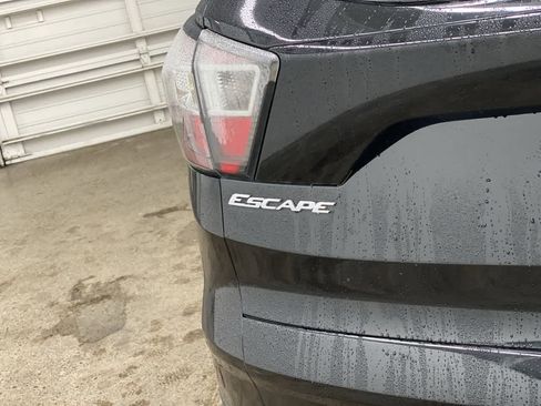 Used 2017 Ford Escape S image 10