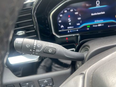 Used 2024 Chevrolet Silverado 2500 LT w/ Convenience Package image 22