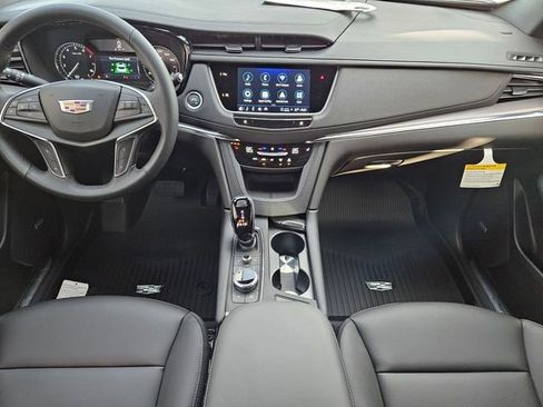 New 2026 Cadillac XT5 Luxury w/ LPO, Floor Liner Package image 10