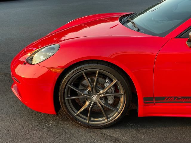 Used 2023 Porsche 718 Cayman w/ 718 T Interior Package RWD image 16