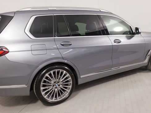 Used 2023 BMW X7 xDrive40i image 11